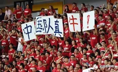 第戎主场气势震天,球迷山呼海啸助推奇迹  第戎主场气势震天,球迷山呼海啸助推奇迹