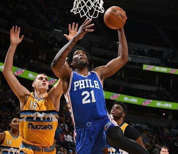  76人恩比德统治禁区，蝉联周最佳球员  